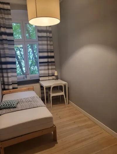 Wynajmę 1 pokój studentce Poznań ul. Małeckiego. - miniatura 2