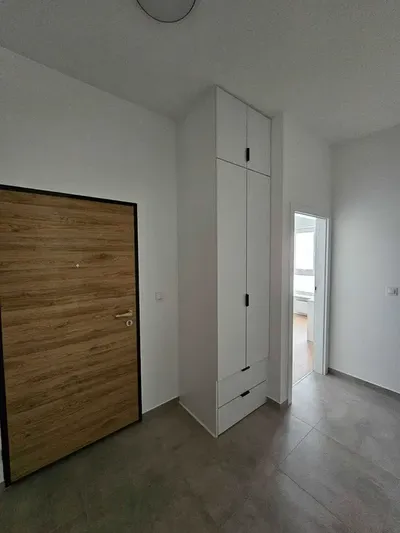 Nowy pokój 12m2 - Metro Targówek Mieszkaniowy - 15min Centrum - od 1 maja - miniatura 4