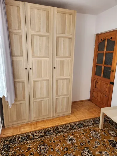 Do wynajęcia pokój w domu bez właścicieli. - miniatura 2