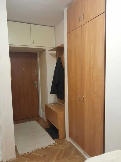Sympatyczna i czysta kawalerka do wynajęcia LSM - miniatura 4