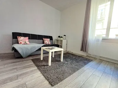 Kawalerka z garderobą do wynajęcia - miniatura 2