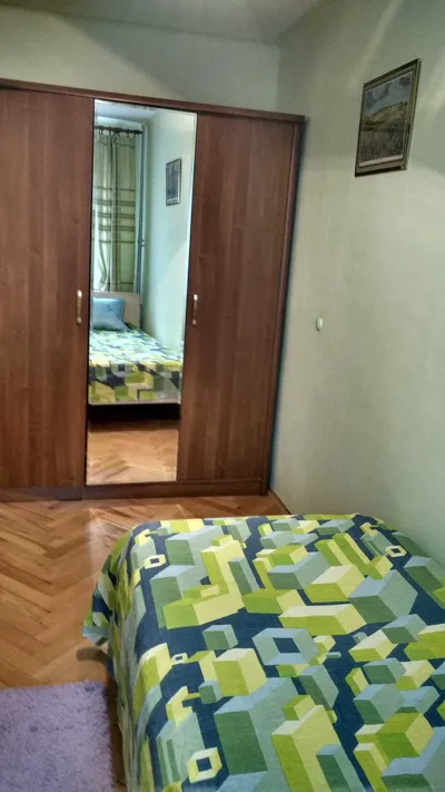 Pokój dla dziewczyny, bez kaucji, akceptowany kotek - miniatura 3