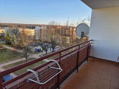 Wynajmę duży pokój 19 m2 z balkonem 6m2 w samodzielnym mieszkaniu - miniatura 3