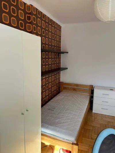 Pokój 1-osobowy, blisko centrum, balkon - miniatura 2
