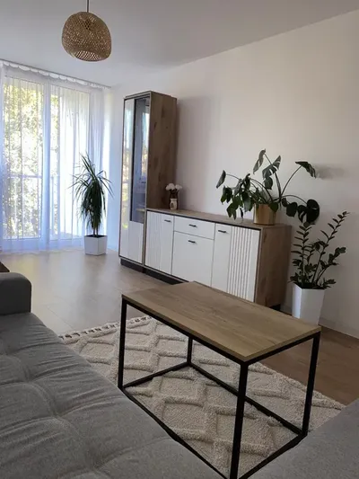 Wynajmę pokój z balkonem dla studentki ul. Podgórna - miniatura 3