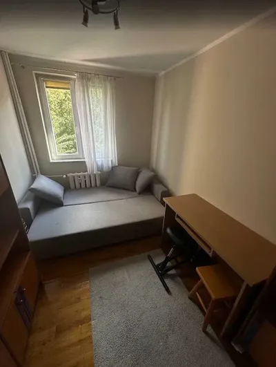 Pokój jednoosobowy umeblowany Popiełuszki 20a 750 zł plus prąd - miniatura 4