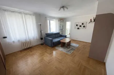 Do wynajęcia w pełni umeblowany pokój w 4-pokojowym mieszkaniu - miniatura 2