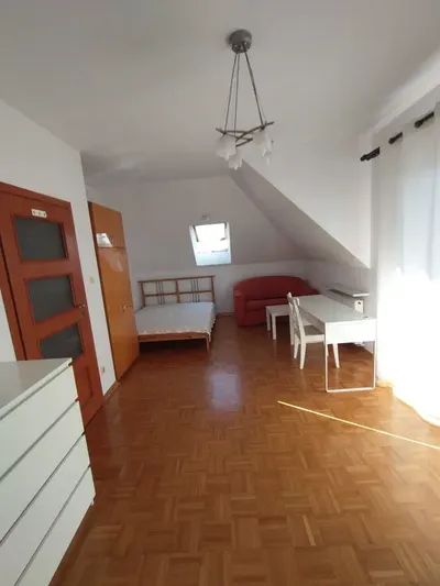 Duży pokój z własną łazienką na Zaciszu